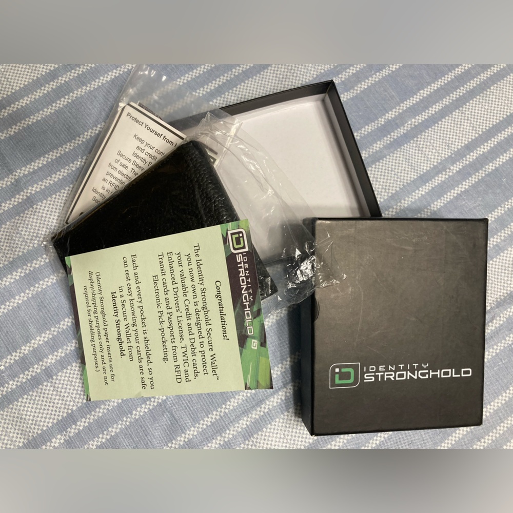 💛TODAY***$16***NWT Identity Stronghold secure black leather wallet.